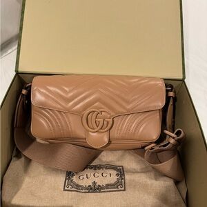 Like new Gucci Marmont convertible shoulder / crossbody